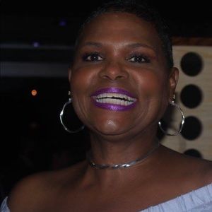 Meet your Posher, Twila